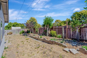 042_250 Arroyo Dr