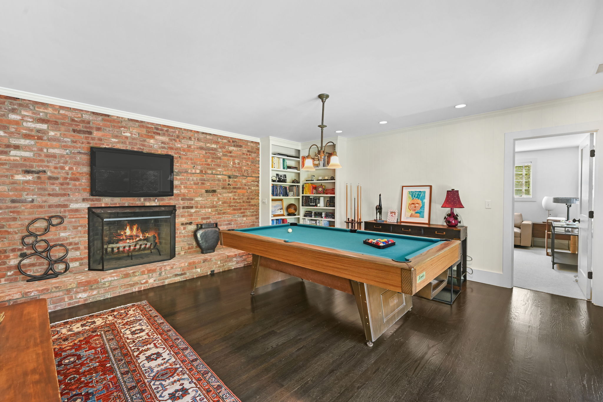 086