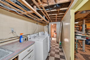  Photo 48