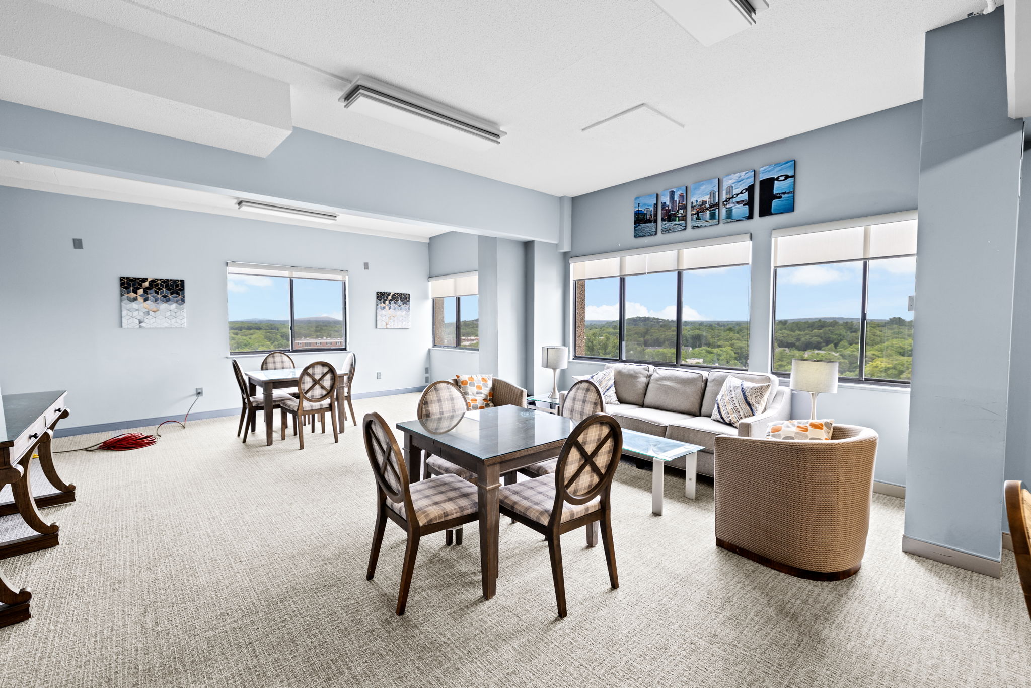 Building - 14th Floor "Skylight Lounge"