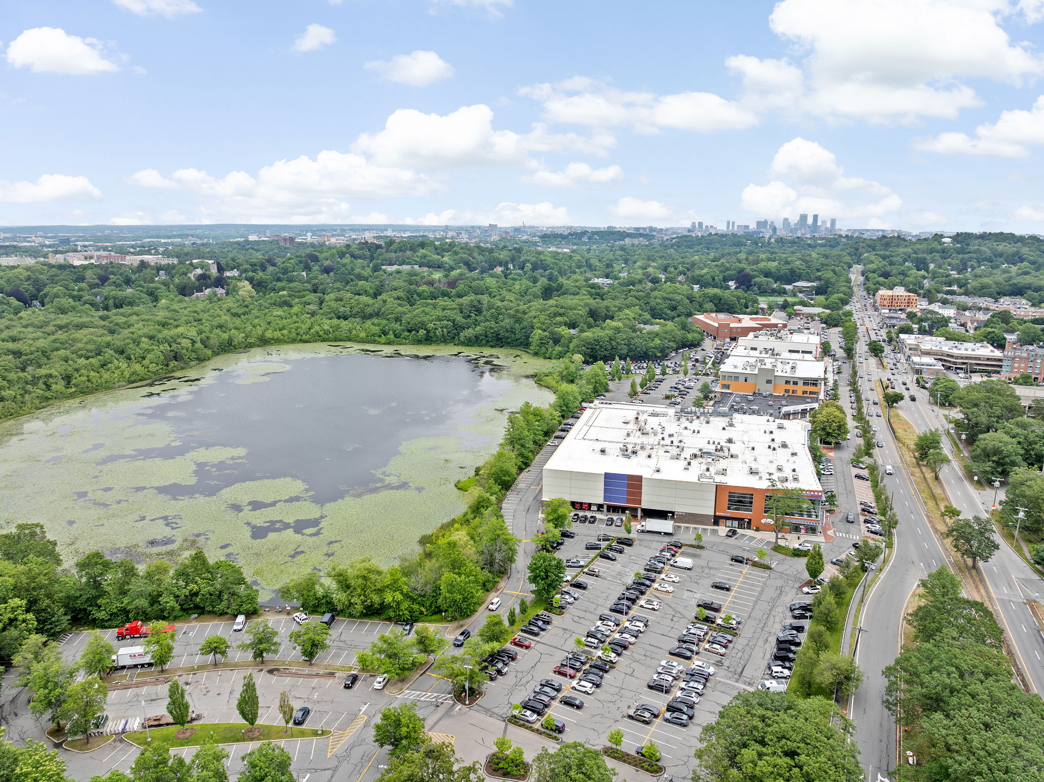 Hammond Pond Parkway