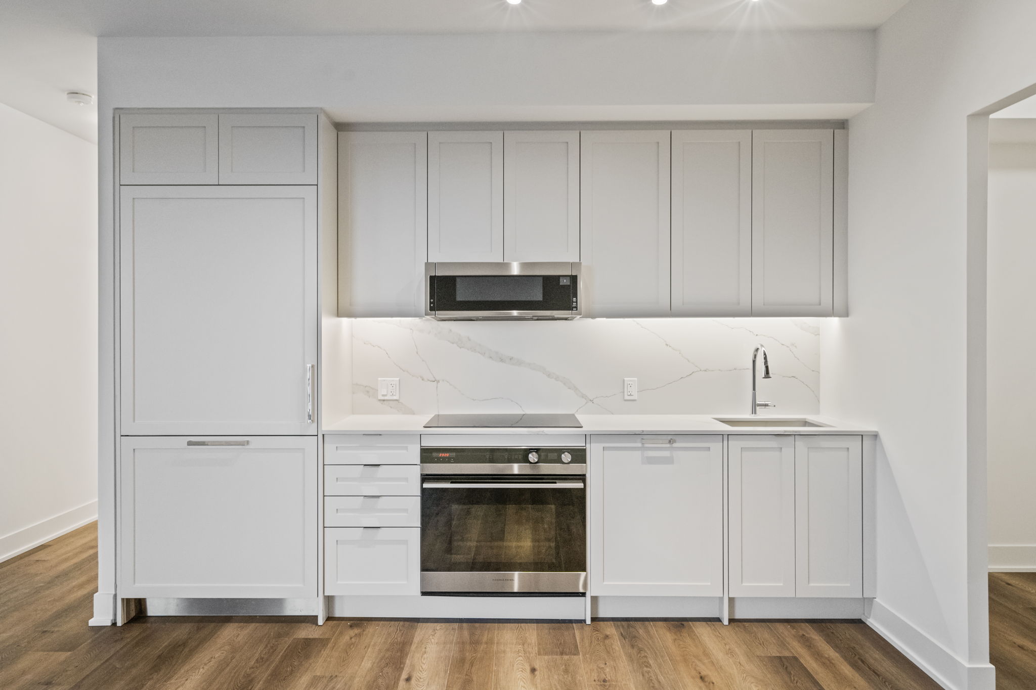 250 Lawrence Ave W Unit 801 Toronto, ON M5M 1B1