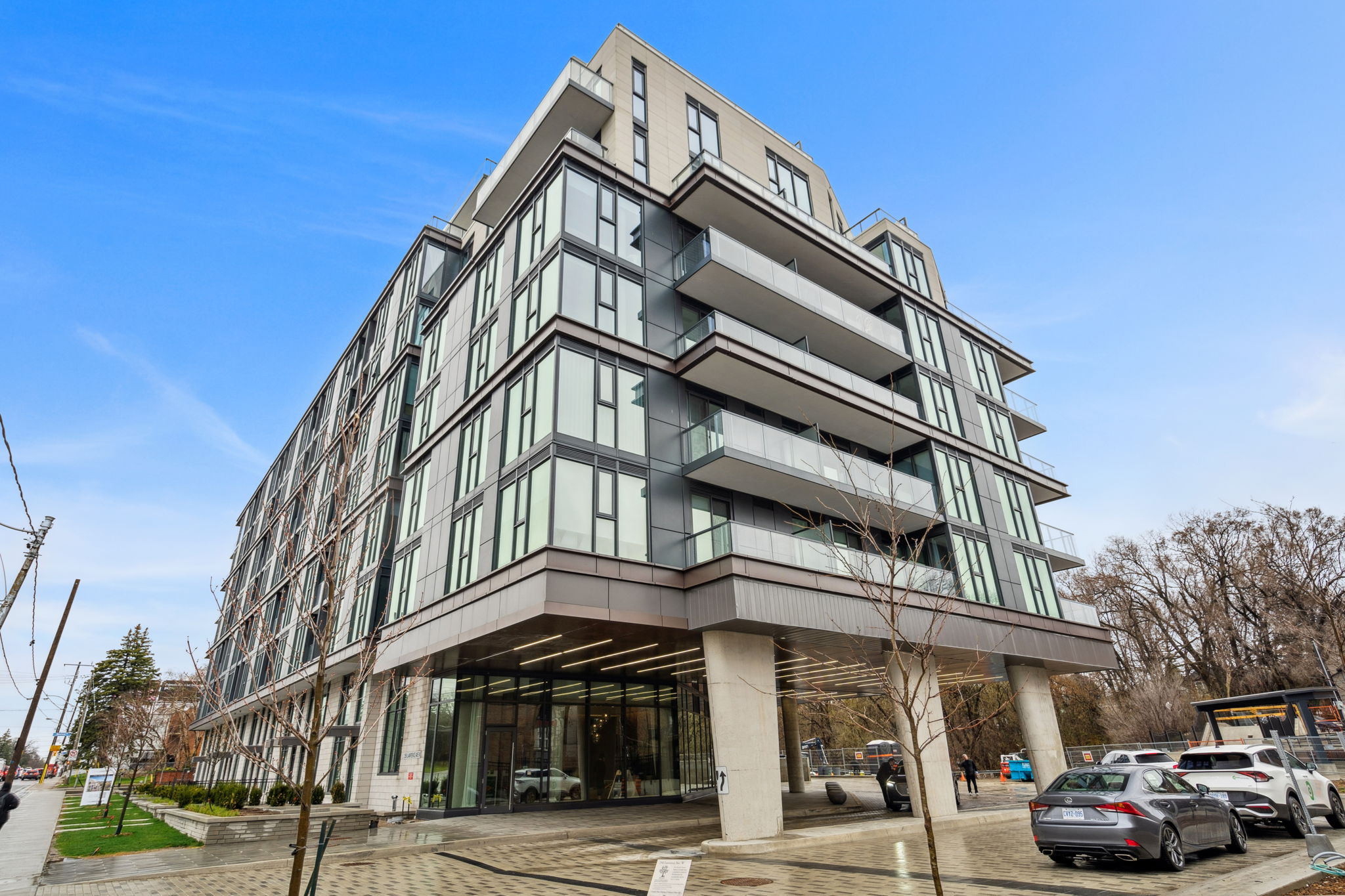 250 Lawrence Ave W Unit 801 Toronto, ON M5M 1B1