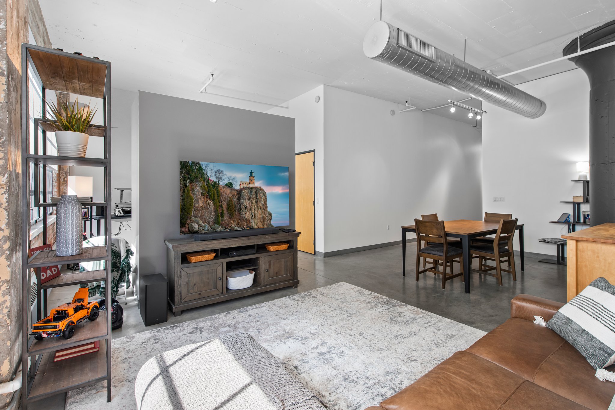 250 Park Ave 306, Minneapolis, MN 55415