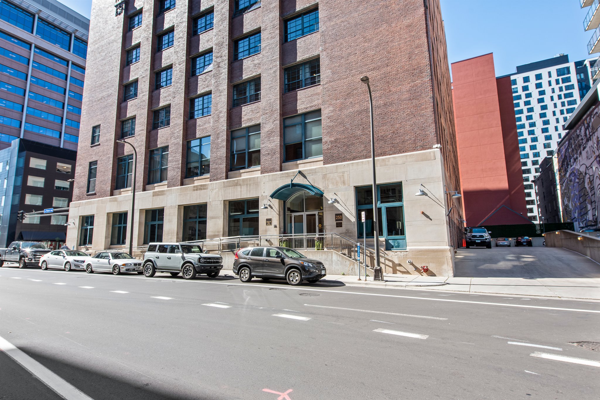 250 Park Ave 306, Minneapolis, MN 55415