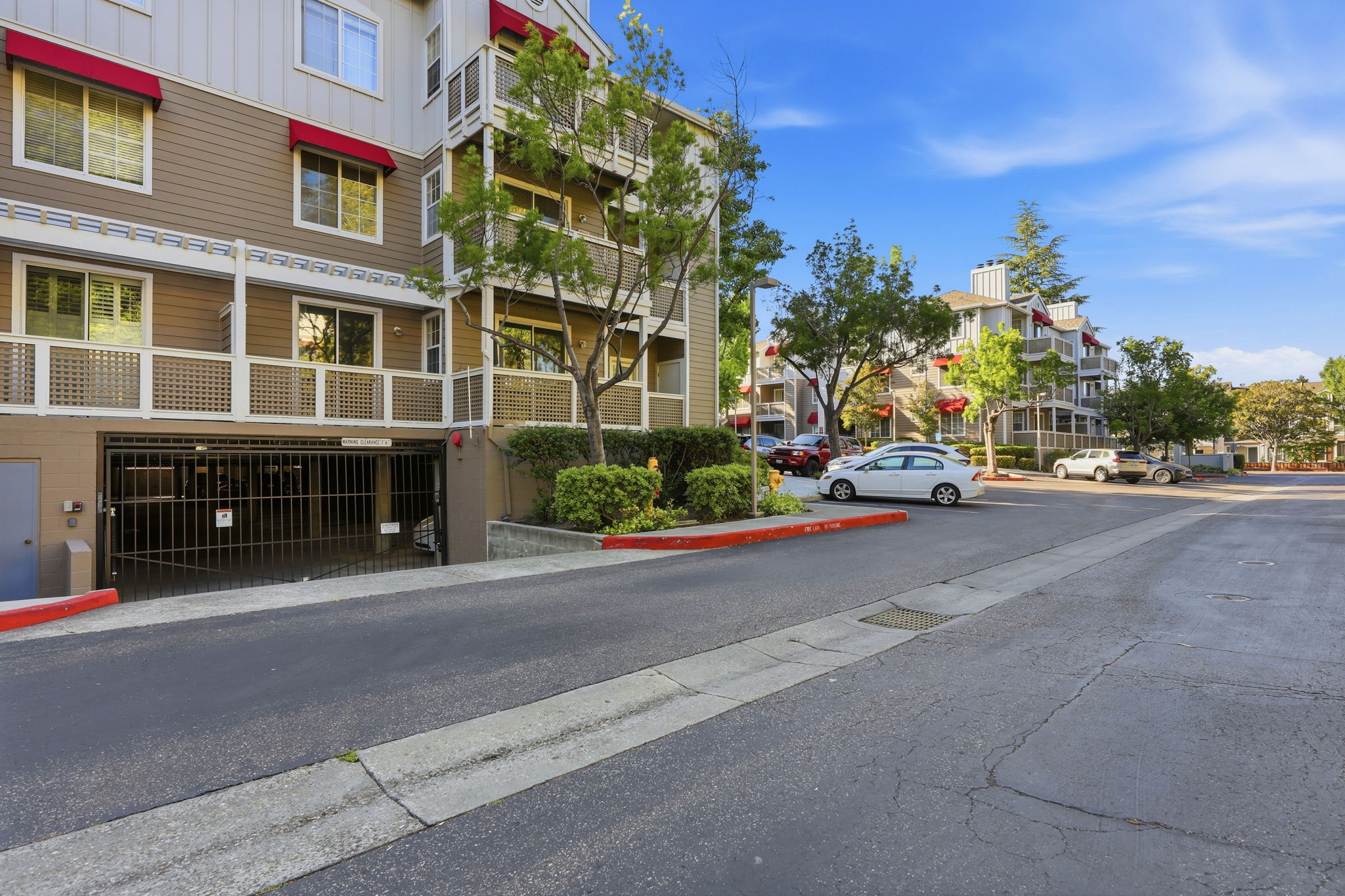 030_F8_250 Santa Fe Terrace unit