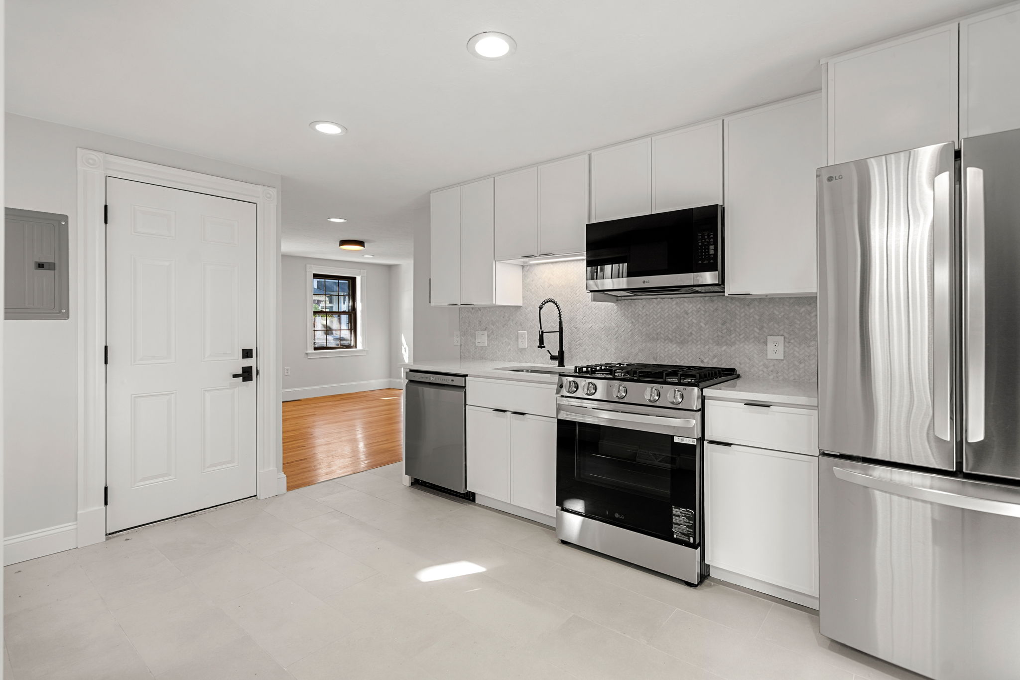 250 W Fifth St, Boston, MA 02127, USA Photo 2