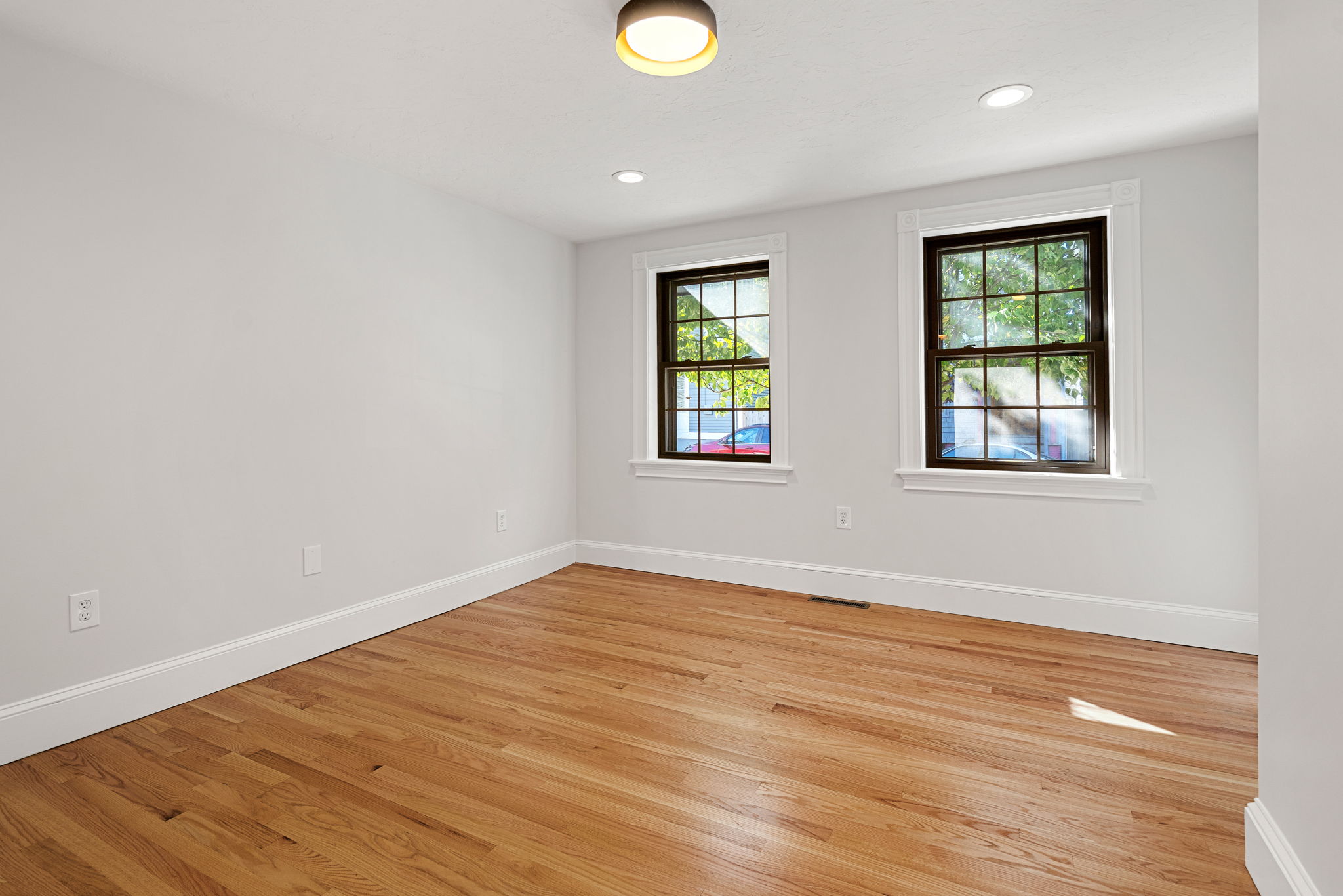 250 W Fifth St, Boston, MA 02127, USA Photo 7