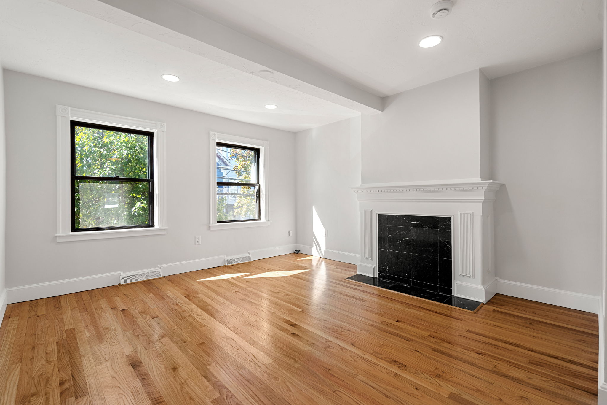 250 W Fifth St, Boston, MA 02127, USA Photo 18