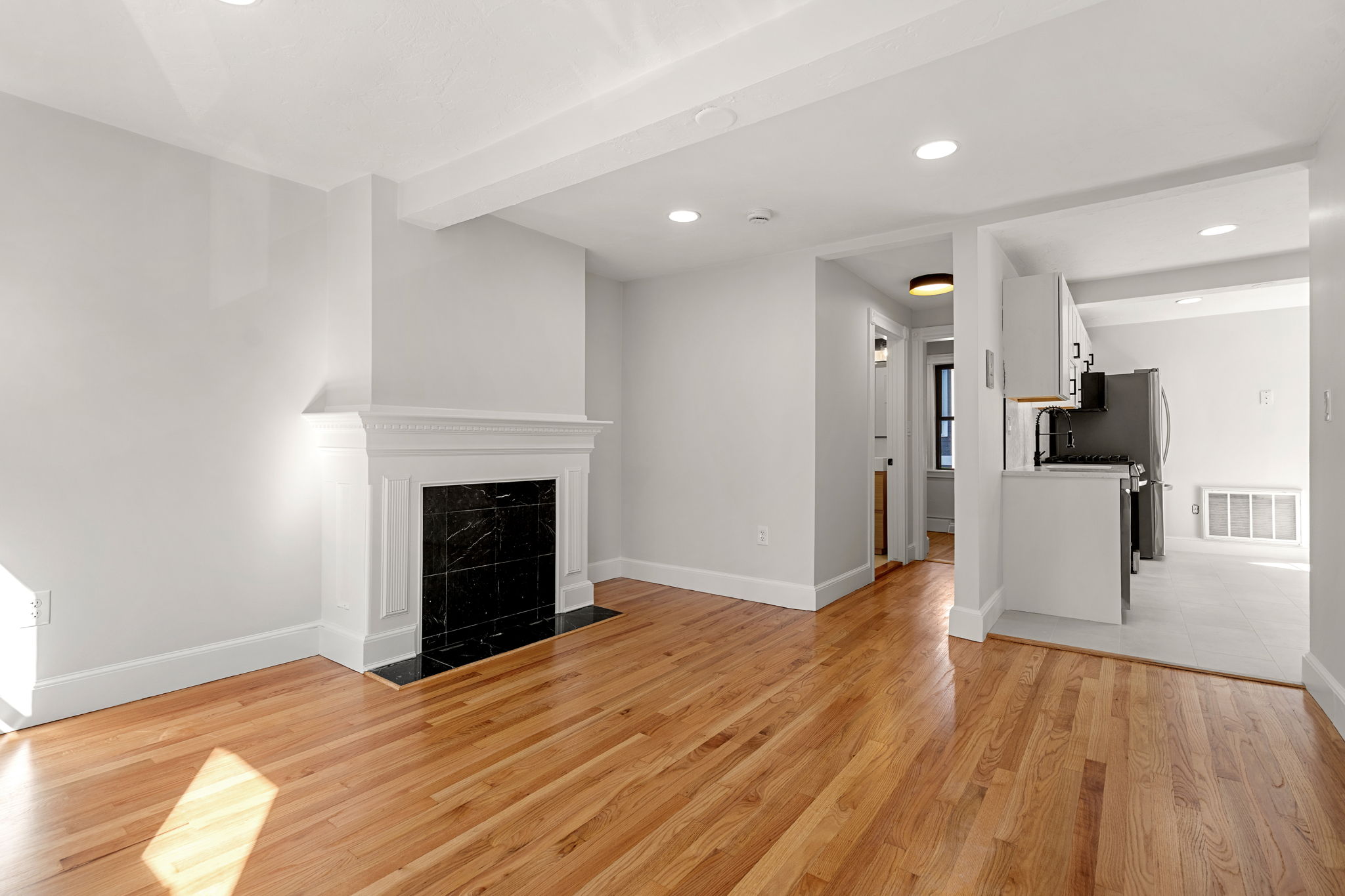 250 W Fifth St, Boston, MA 02127, USA Photo 19