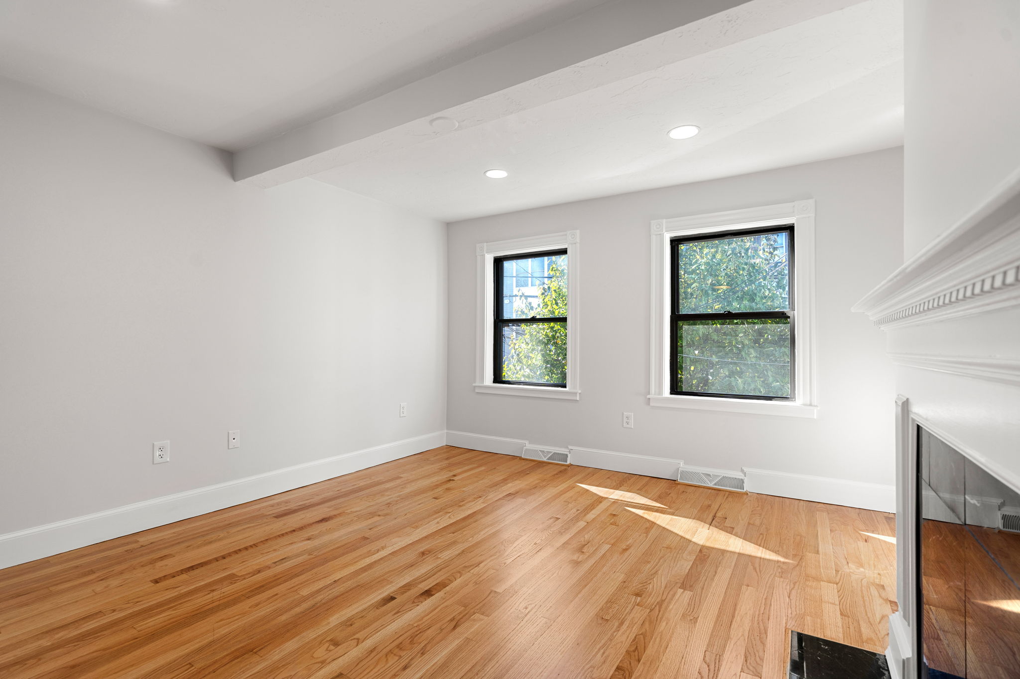 250 W Fifth St, Boston, MA 02127, USA Photo 20