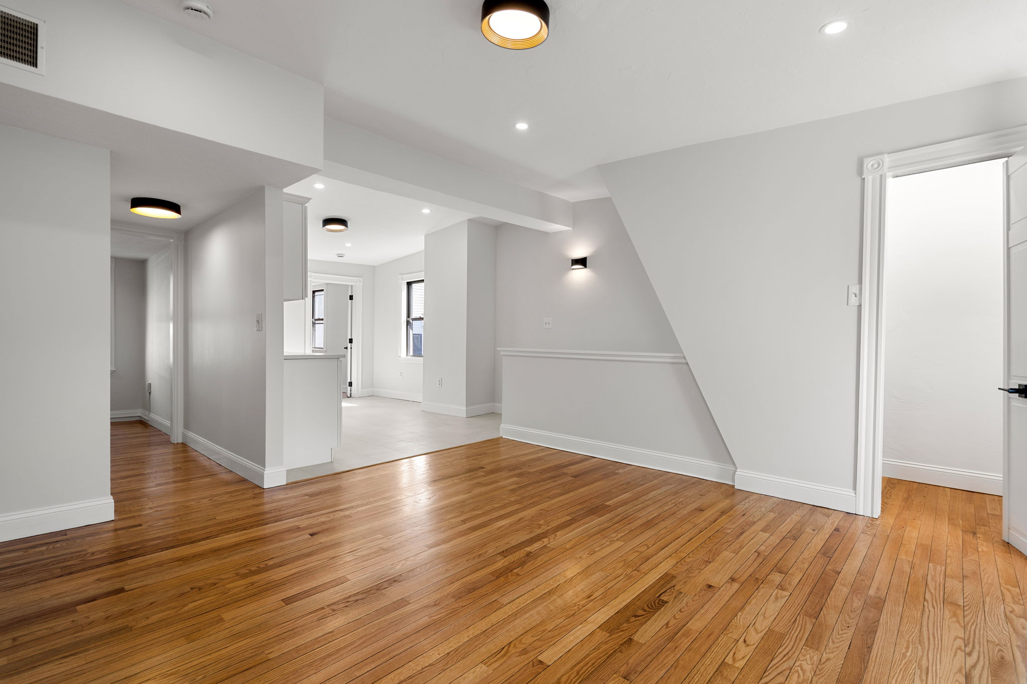 250 W Fifth St, Boston, MA 02127, USA Photo 32