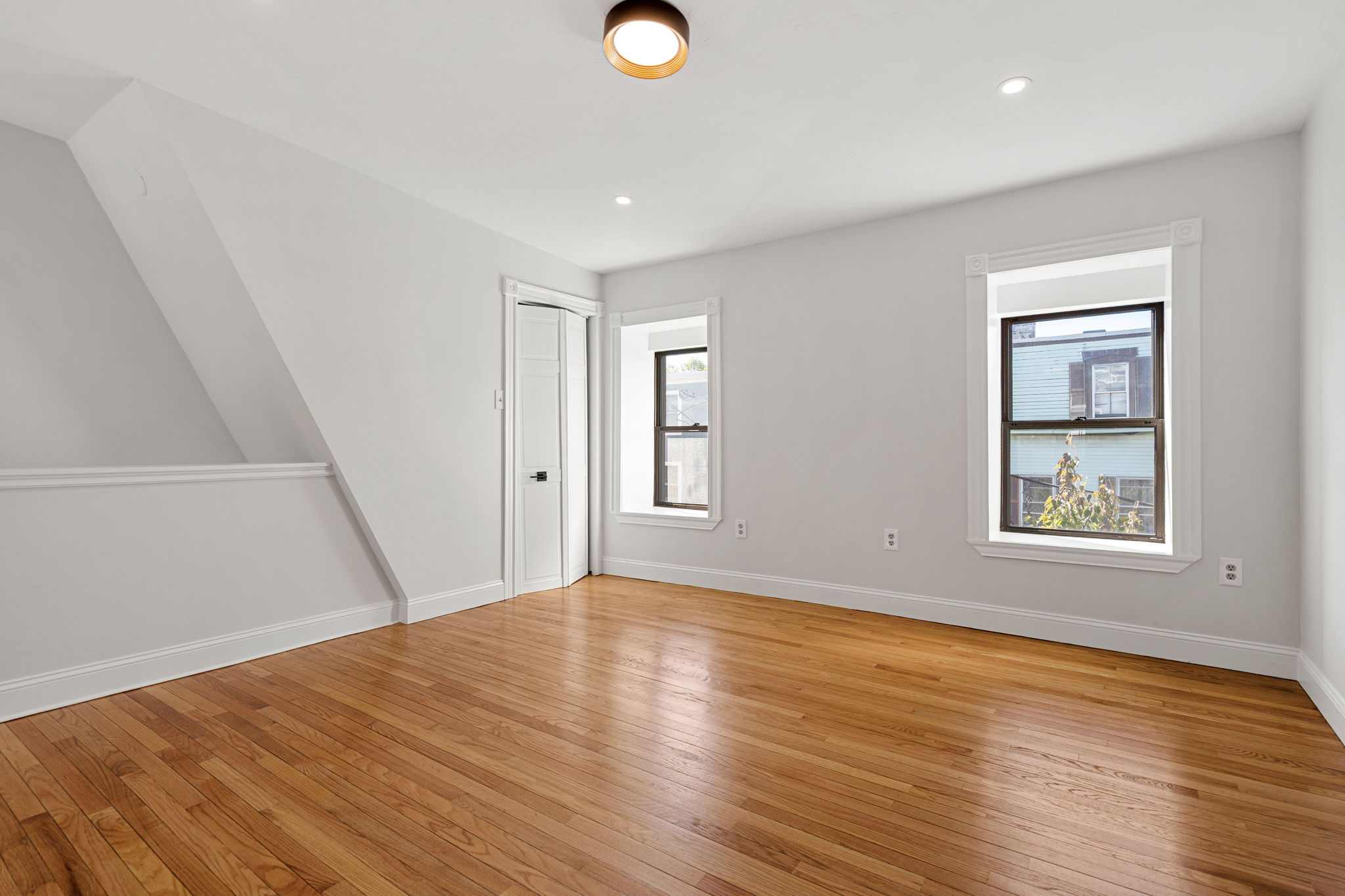 250 W Fifth St, Boston, MA 02127, USA Photo 34