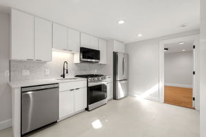 250 W Fifth St, Boston, MA 02127, USA Photo 0