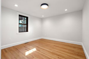250 W Fifth St, Boston, MA 02127, USA Photo 42