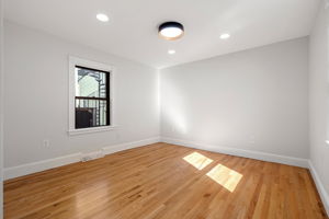 250 W Fifth St, Boston, MA 02127, USA Photo 38
