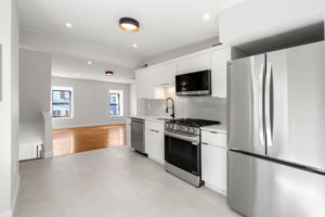 250 W Fifth St, Boston, MA 02127, USA Photo 24
