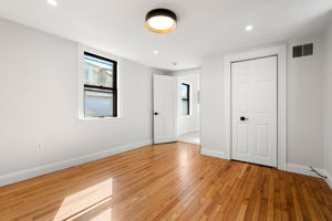 250 W Fifth St, Boston, MA 02127, USA Photo 21