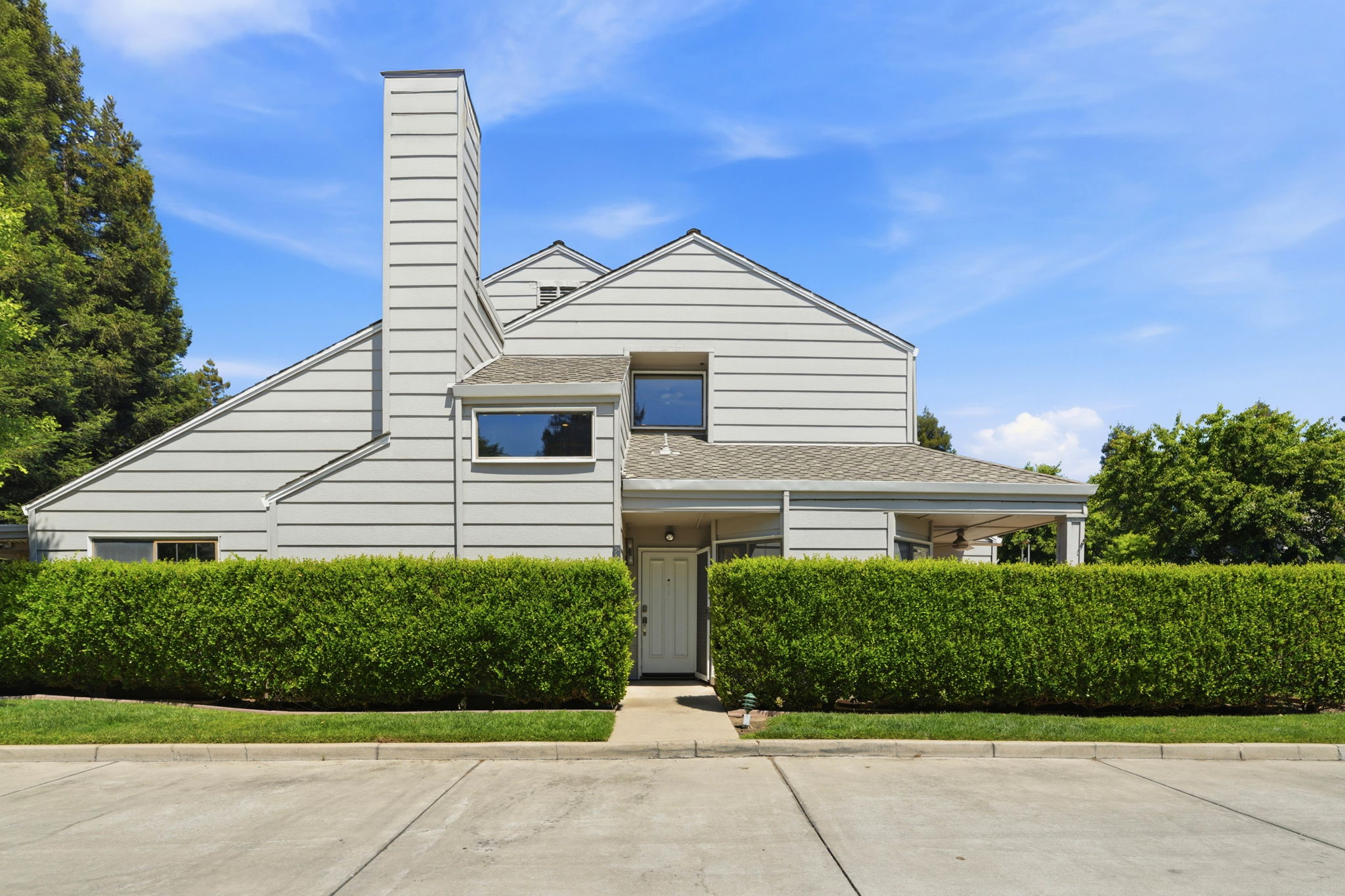 001_F8_250 W Rumble Rd #D