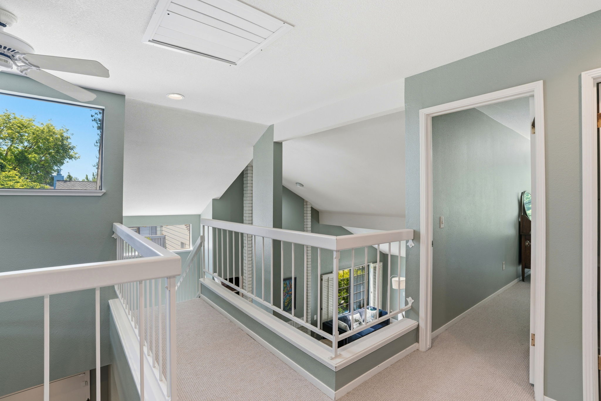 019_F8_250 W Rumble Rd #D