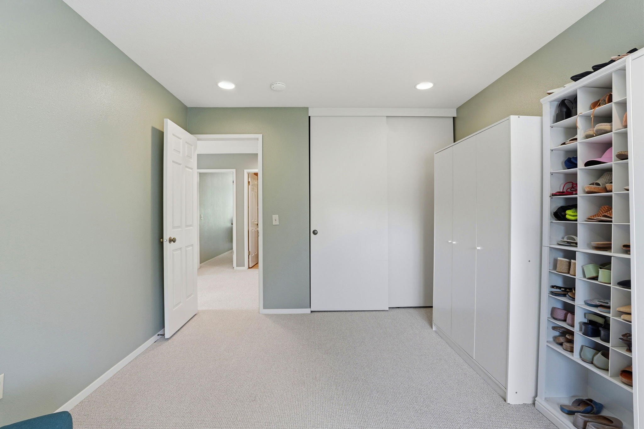 028_F8_250 W Rumble Rd #D