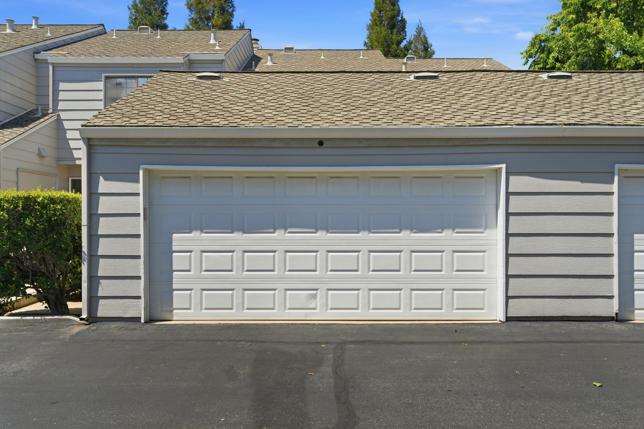 044_F8_250 W Rumble Rd #D