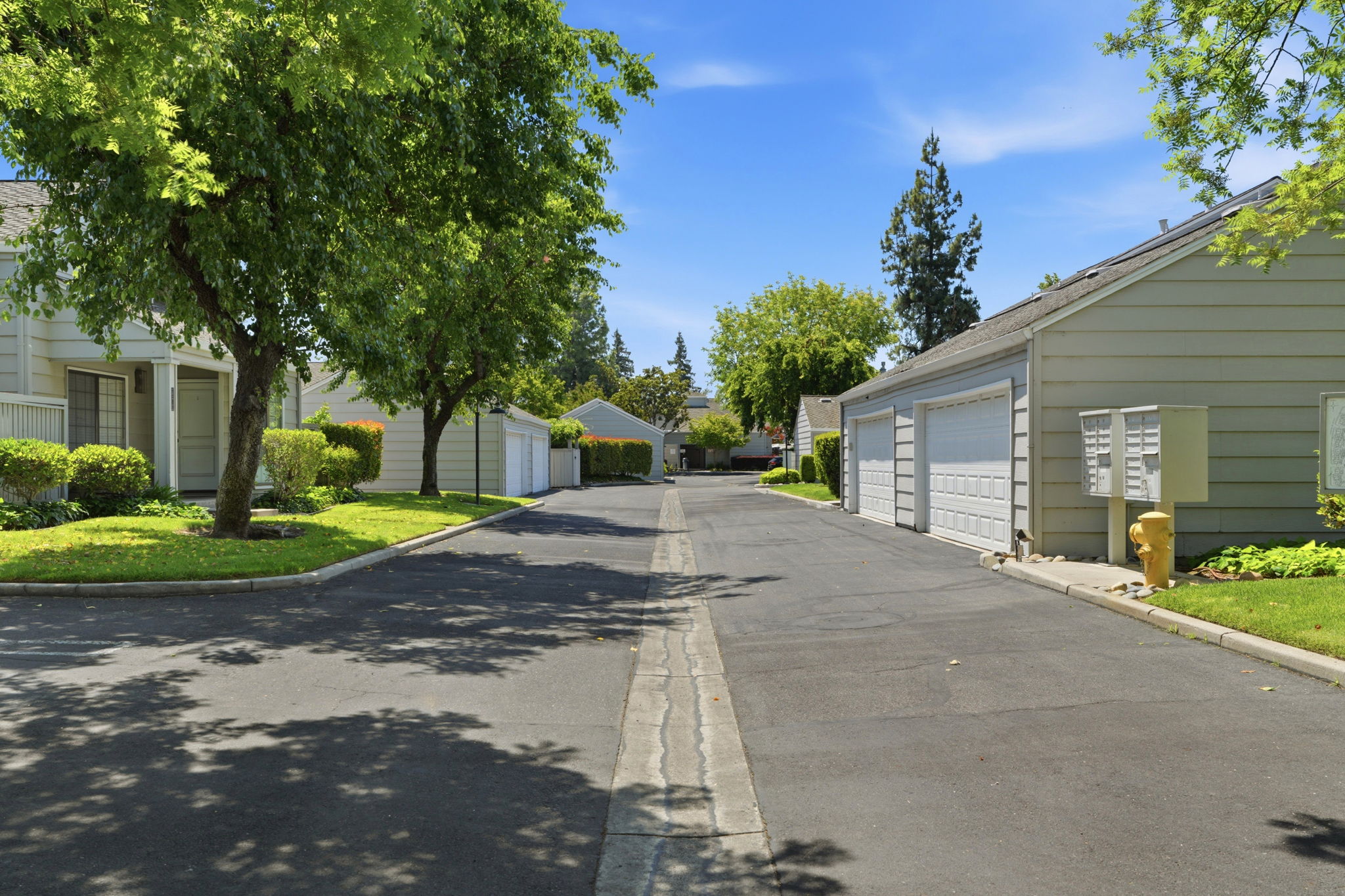 045_F8_250 W Rumble Rd #D