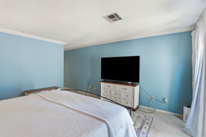 021_F8_250 W Rumble Rd #D