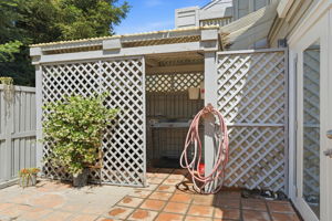 043_F8_250 W Rumble Rd #D
