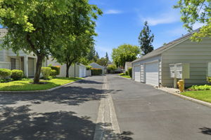045_F8_250 W Rumble Rd #D