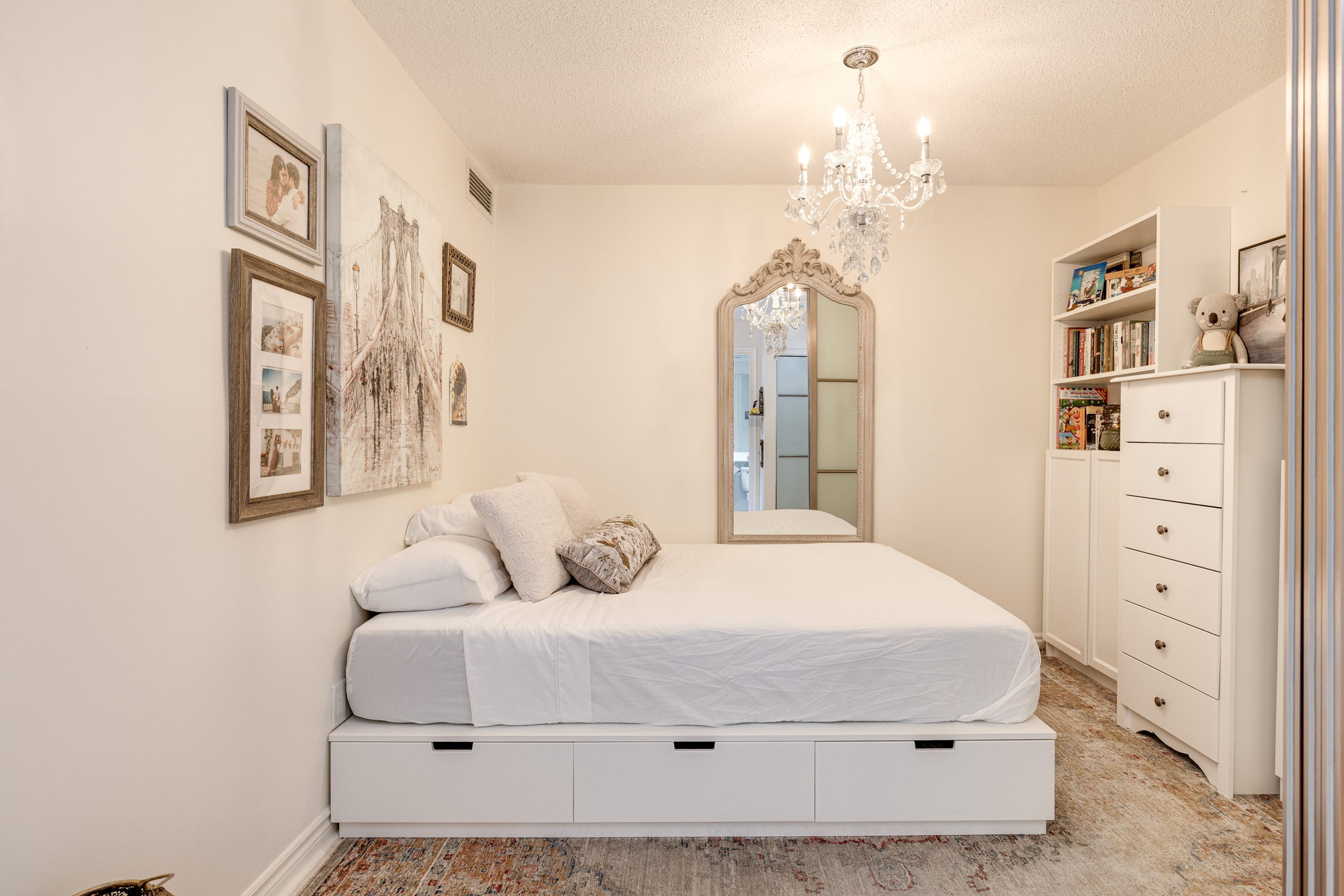 Toronto property showcase — delivered property photograph 17