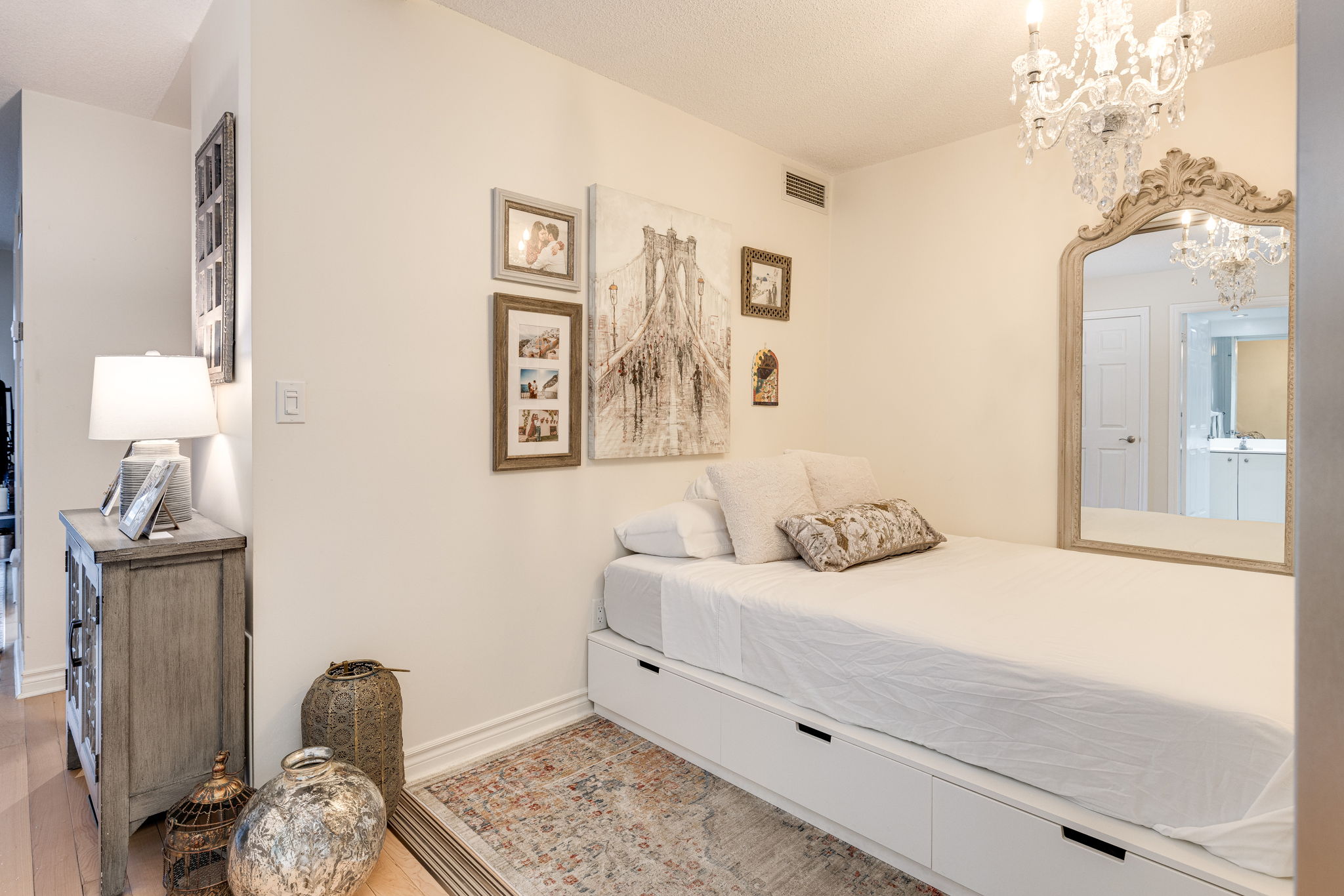 Toronto property showcase — delivered property photograph 19
