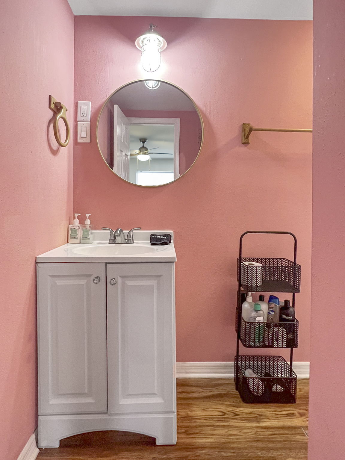 B Bathroom B - IMG_0956 RT