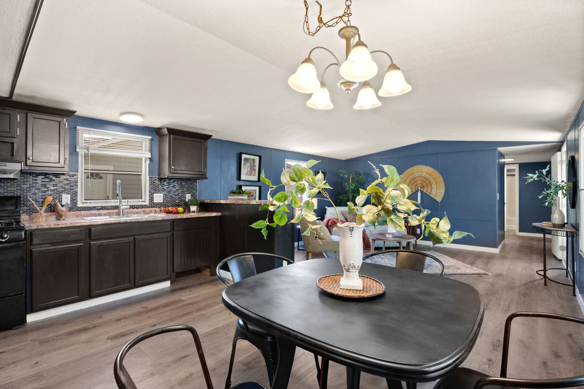 Eat-in kitchen with a spacious area for a dining table.