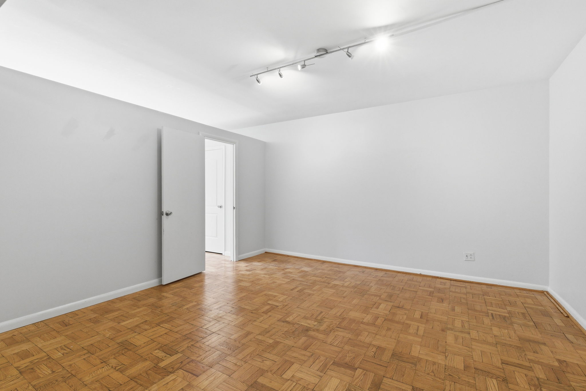 2500 Q St NW_034