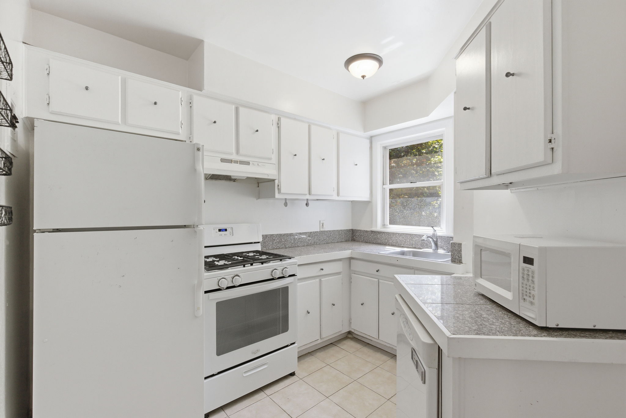 2500 Q St NW_058