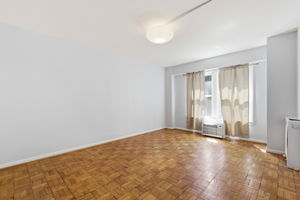 2500 Q St NW_082