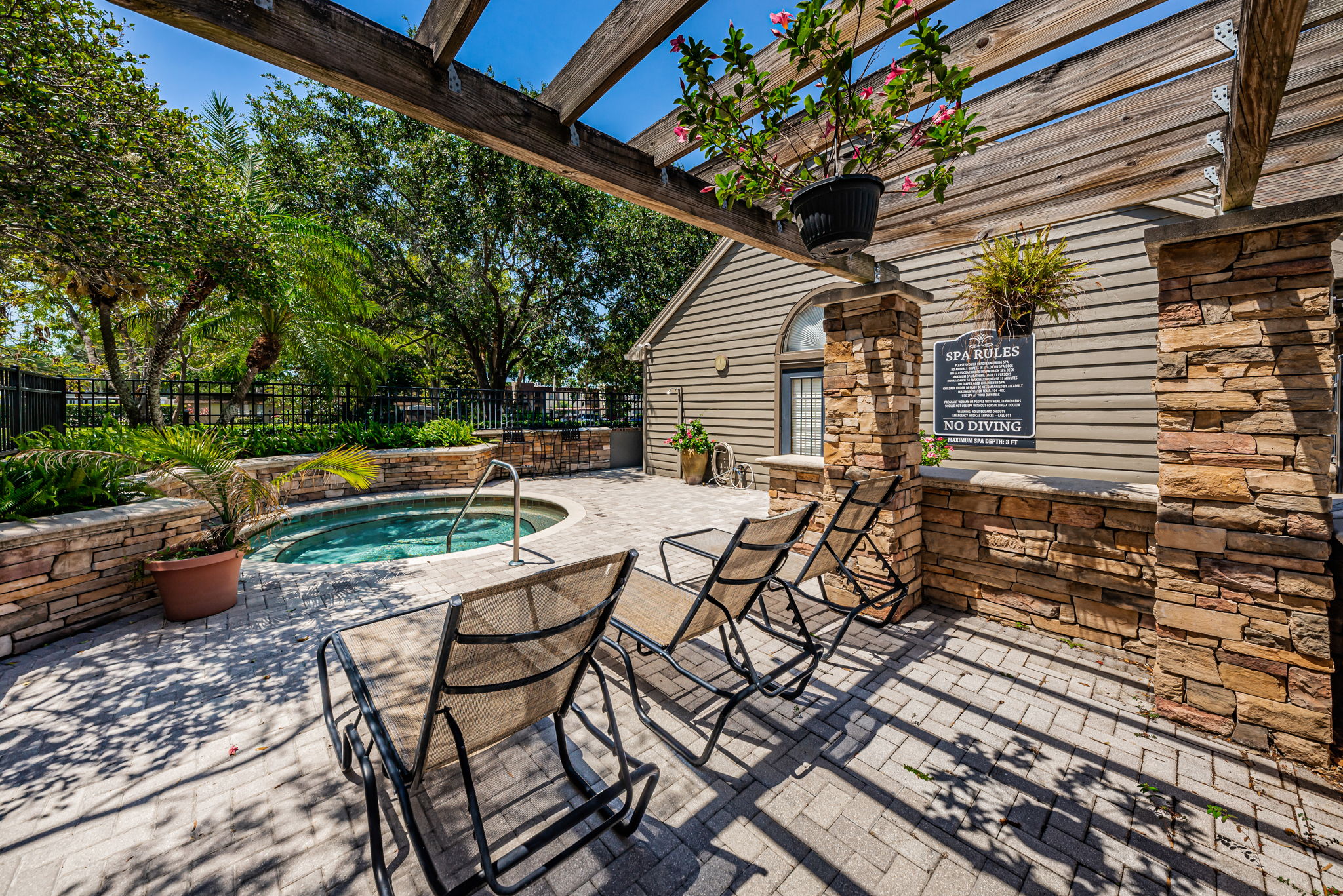 27-Clubhouse Hot Tub