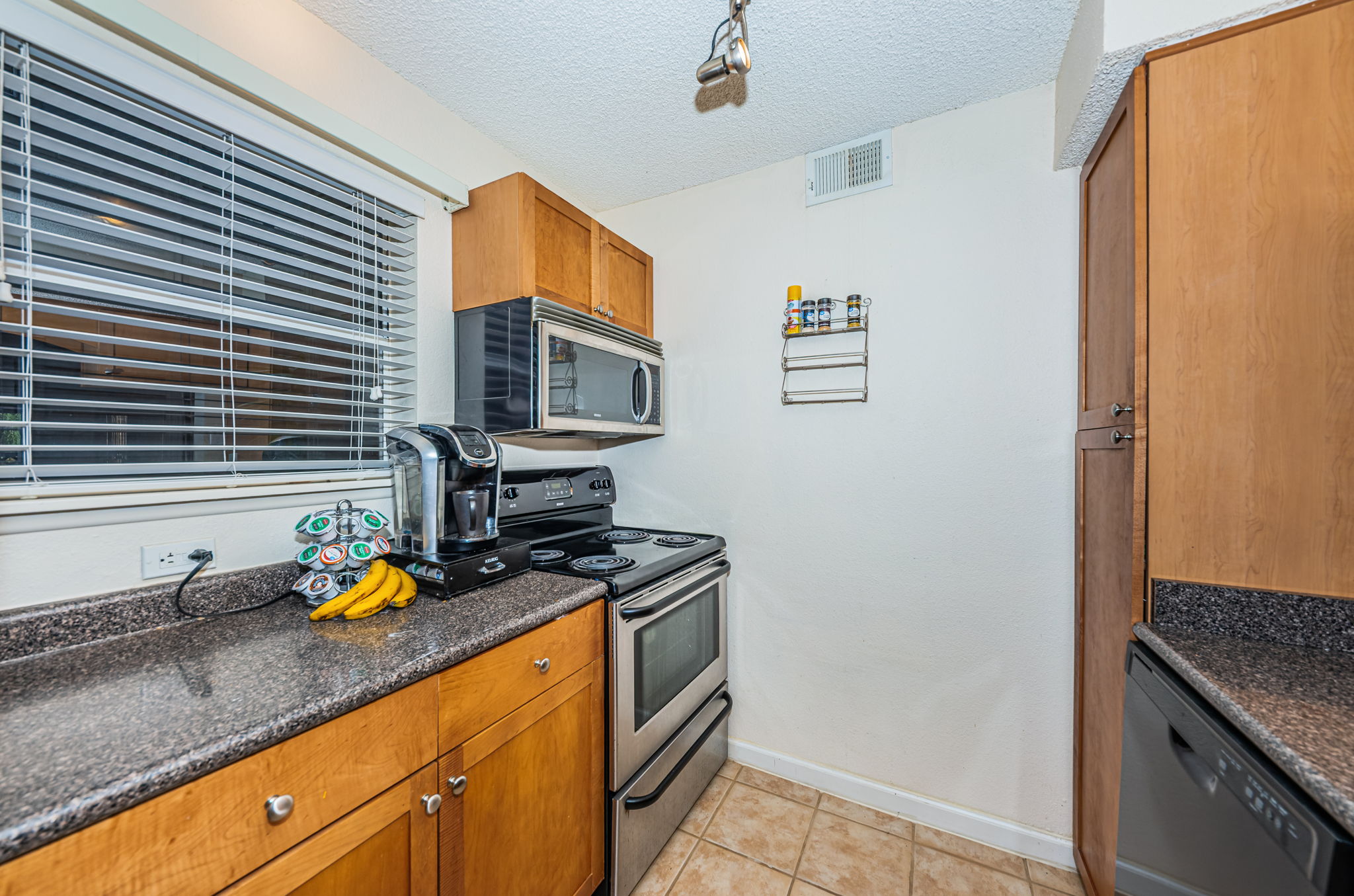 Kitchen 2-2