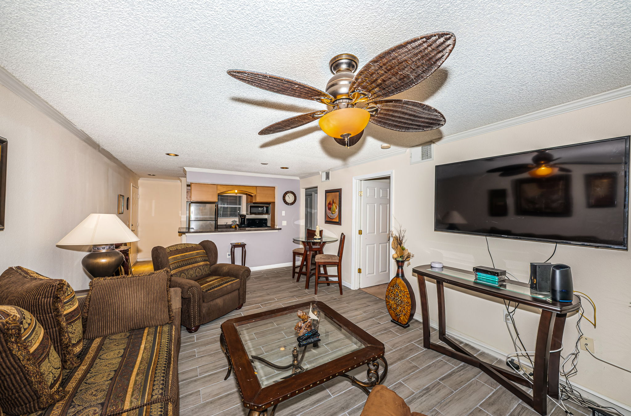 Living Room 5-2