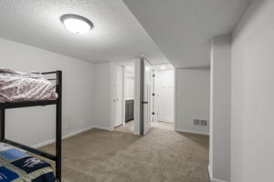  Photo 34