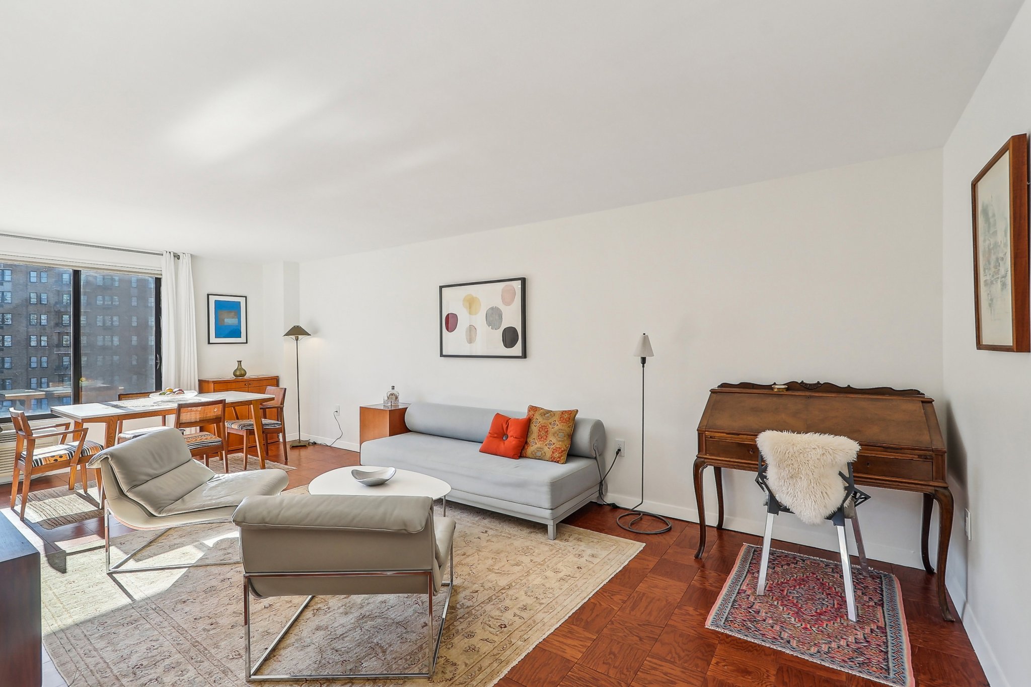 Calvert St NW 508-006.jpg