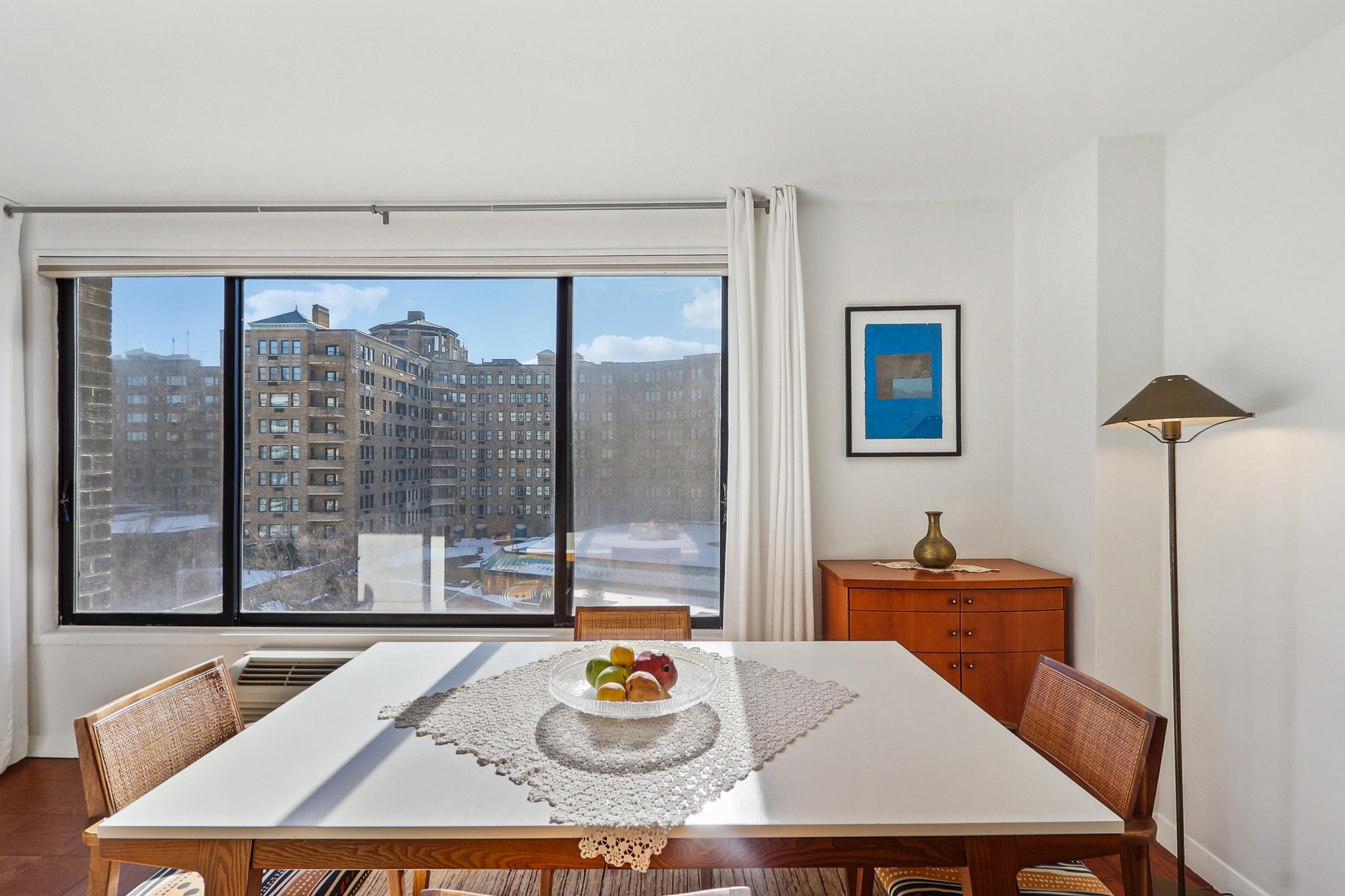 Calvert St NW 508-011.jpg