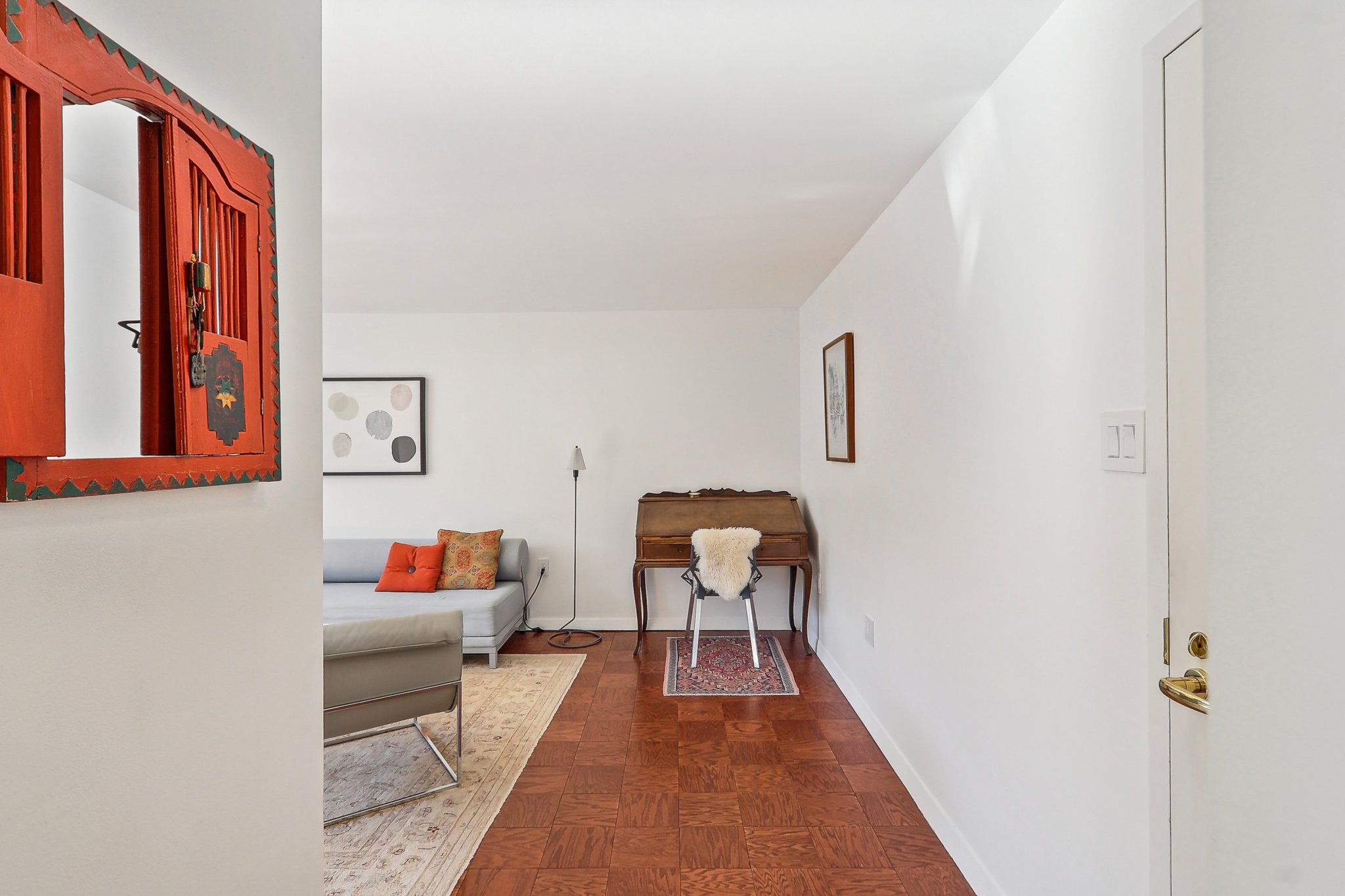Calvert St NW 508-020.jpg