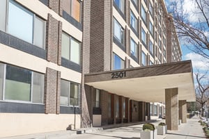 Calvert St NW 508-003.jpg