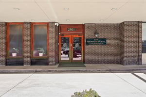 Calvert St NW 508-004.jpg