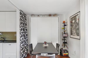 Calvert St NW 508-013.jpg
