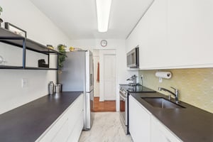 Calvert St NW 508-016.jpg