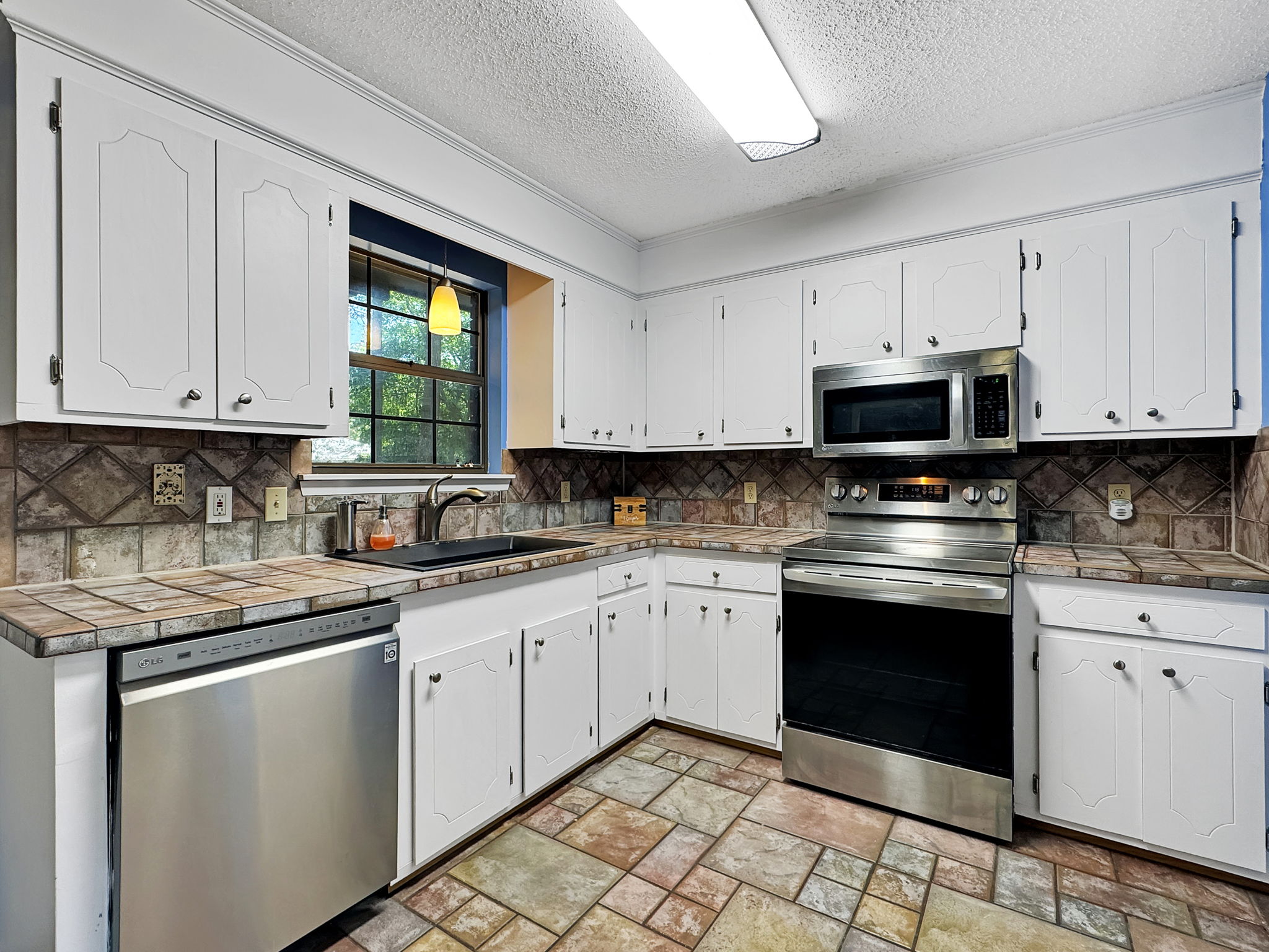 Kitchen 1