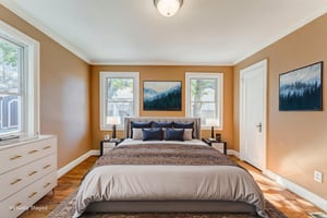 DSC09636_7_8 virtually staged.jpeg